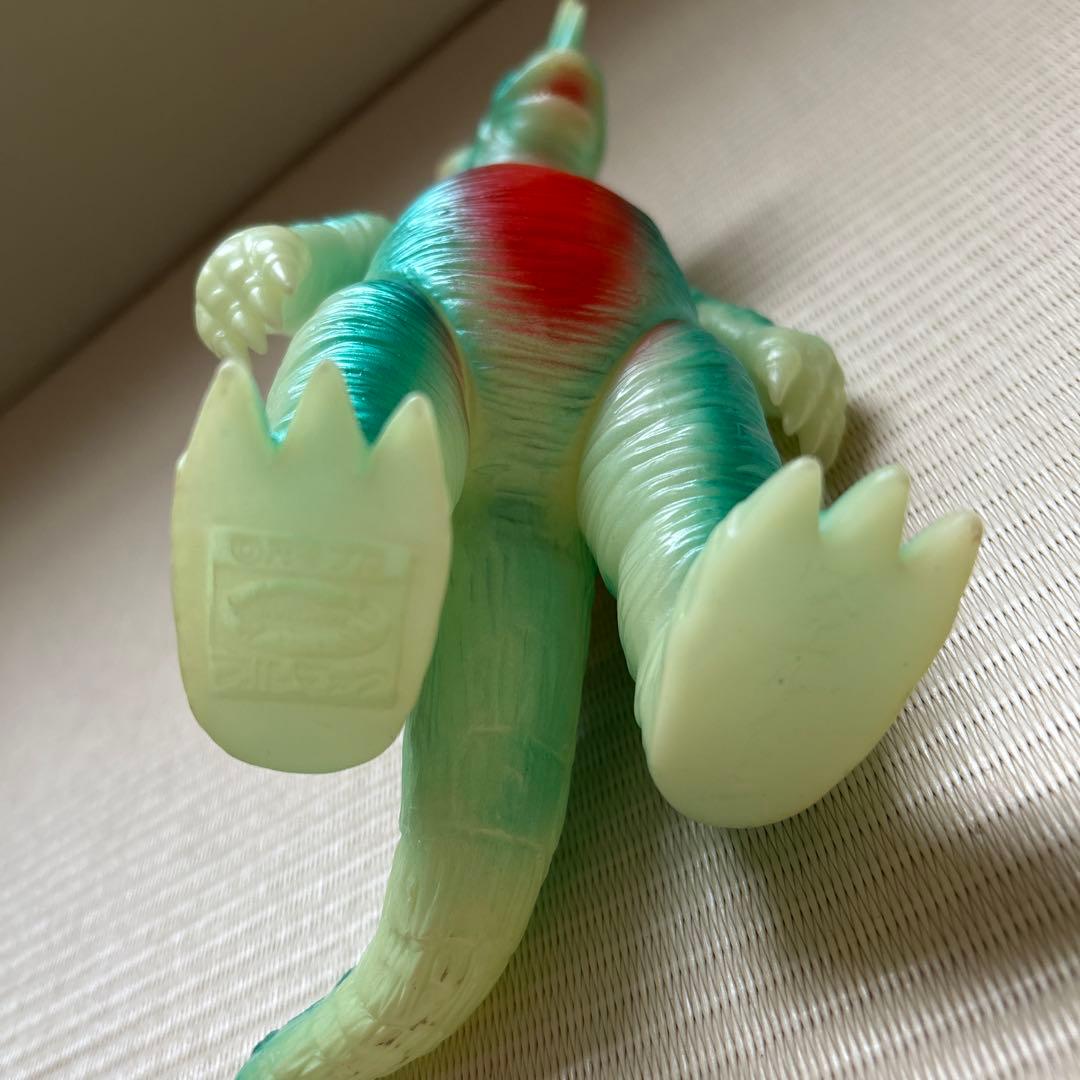 ブルファクト　怪獣フィギュア 青緑色 ソフトビニール　特撮　スエルノドン　蓄光