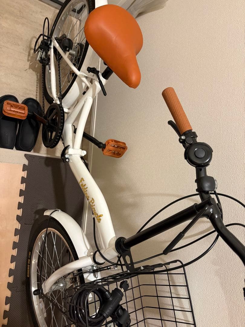 ホワイト折りたたみ自転車 シマノ6段変速