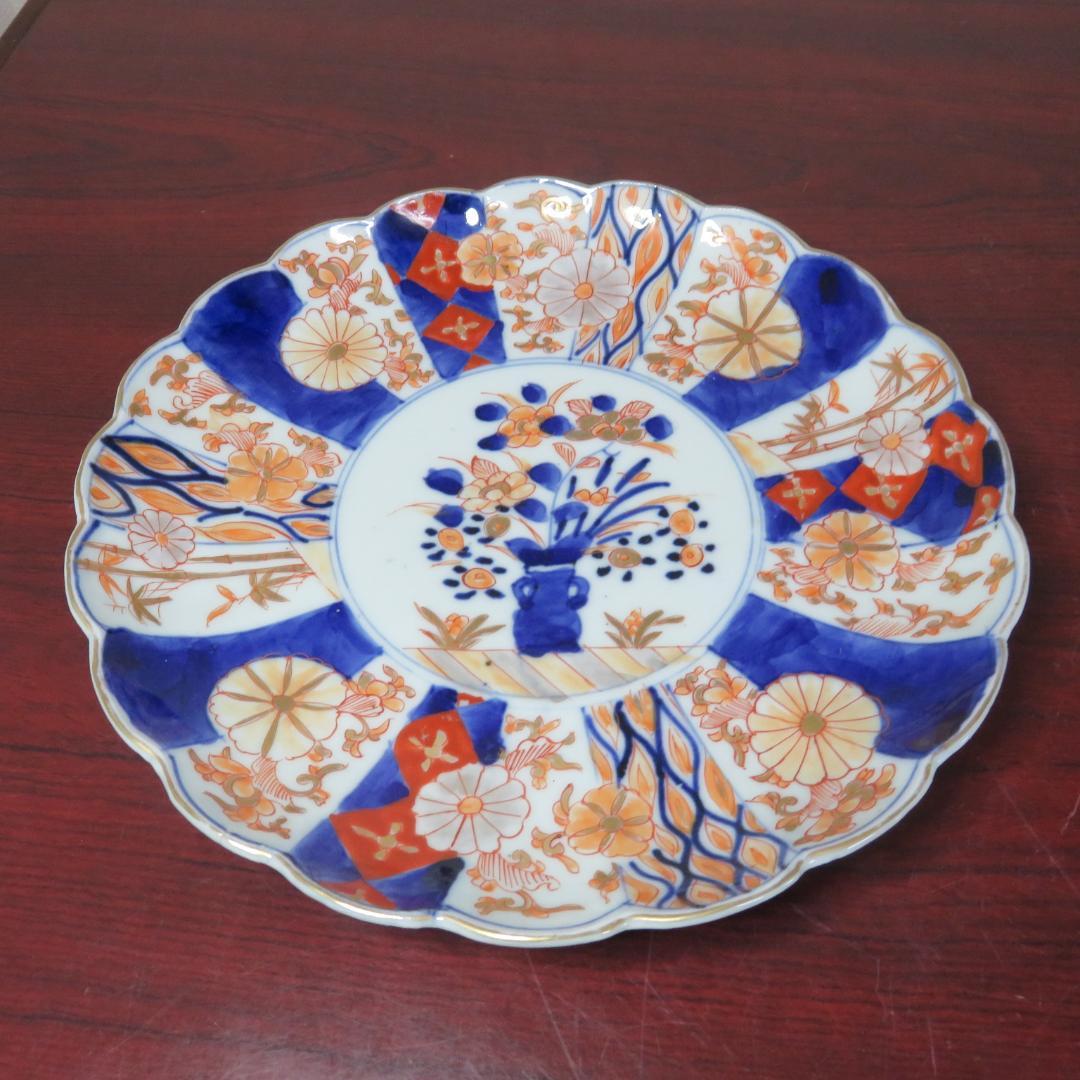 色絵付 中皿 二枚 金彩 古伊万里 花文様 菊型 梅 花形 花瓶模様 窯傷