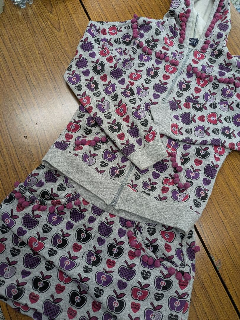 パーリーゲイツ　グレー　パープル　りんご　セットアップ