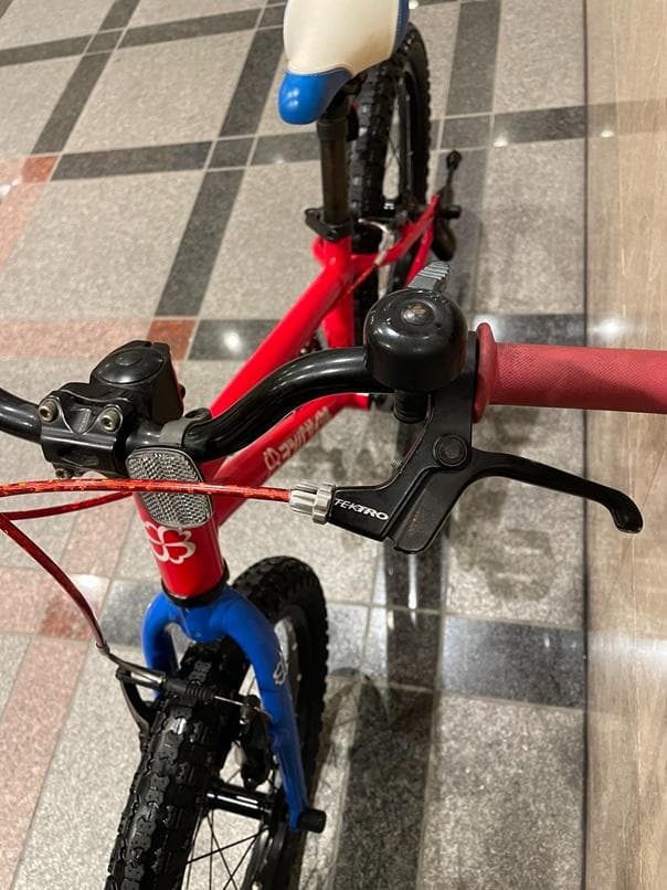 ヨツバサイクル-18インチ-ヒーローレッド-junior-手渡しのみ