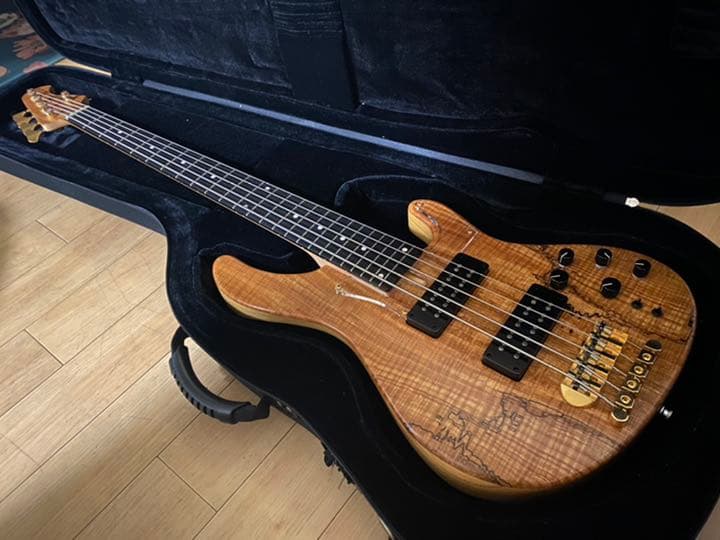 【最終値下げ】美品レア　バッカス5弦ベース