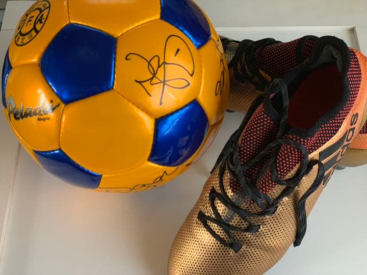 チェルシーがクラブW杯で日本に来日した時の選手のサインボールです！交渉受けます