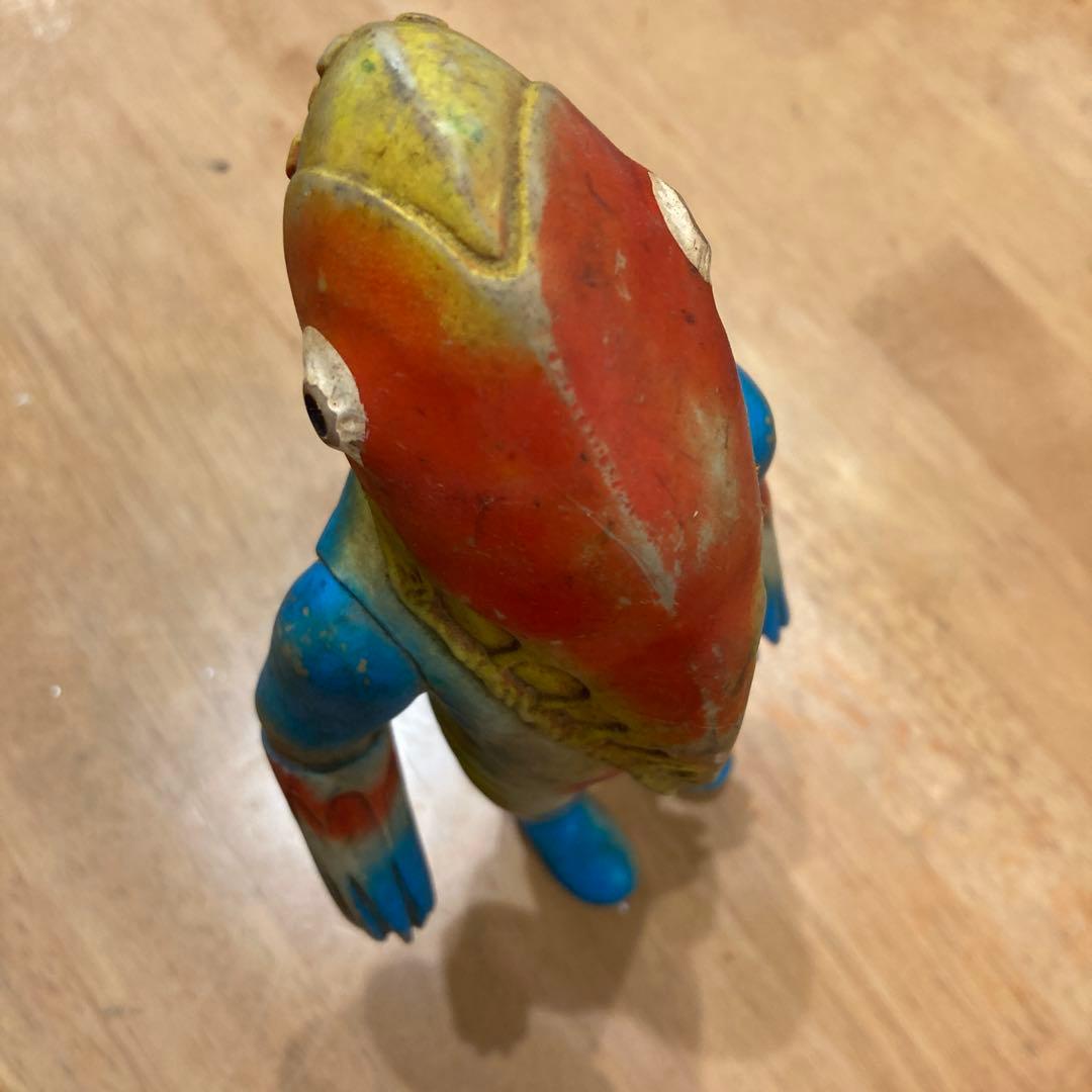 8*)様 ウルトラマン怪獣フィギュア BULLMARK