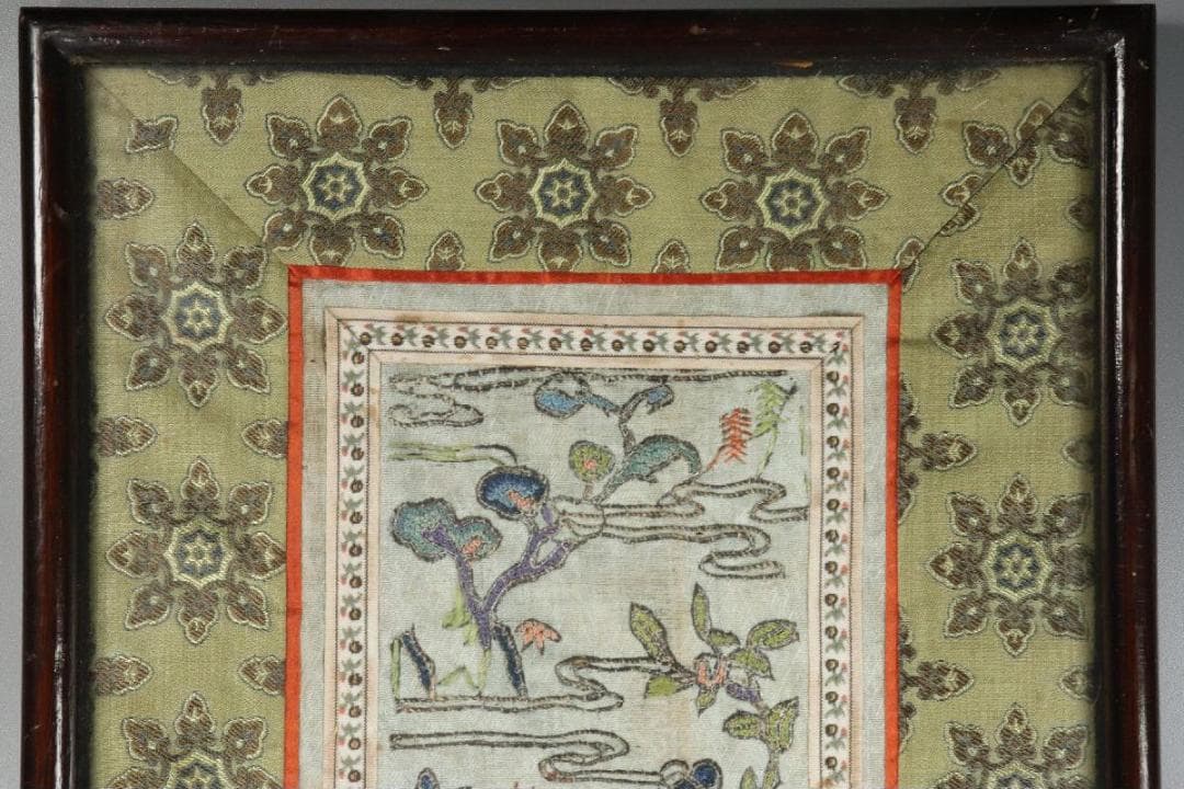 【珍】　★ 額装 亭台仕女図繍片 ★　民国時期　刺繍 仕女紋 亭台紋　民間織繍