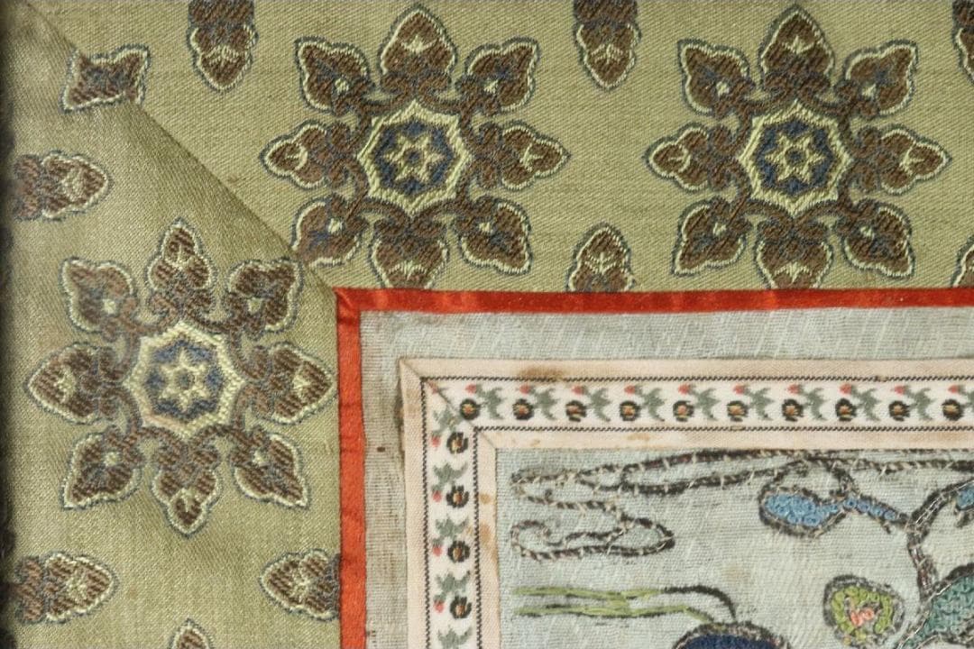 【珍】　★ 額装 亭台仕女図繍片 ★　民国時期　刺繍 仕女紋 亭台紋　民間織繍