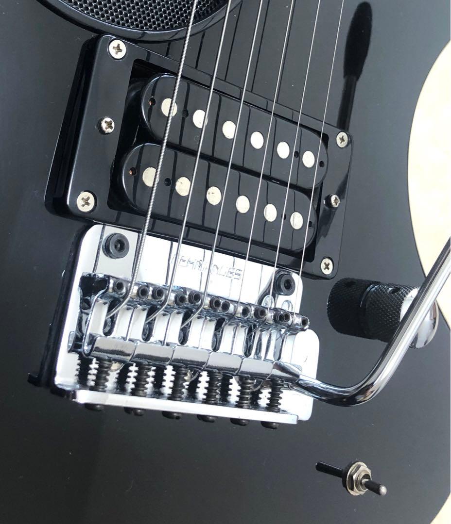 【美品】ZO-3 芸達者 ブラック アンプ内蔵ミニギター 専用ケース付 アーム付