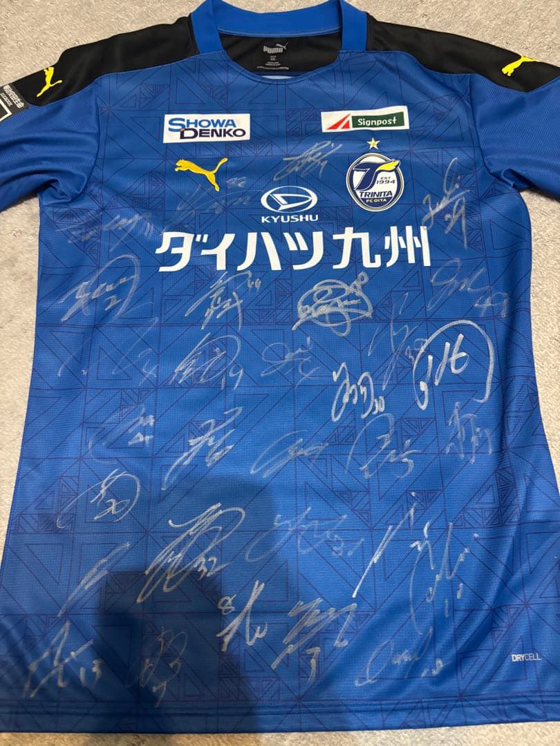 大分トリニータ　2020年全選手サイン入りユニフォーム