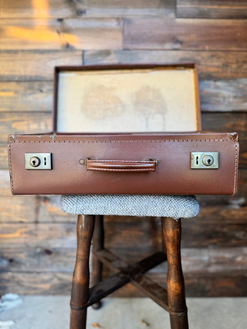 イギリス製　ビンテージペーパートランク