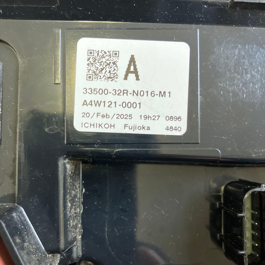 ホンダNBOX 右テールライト きれいです