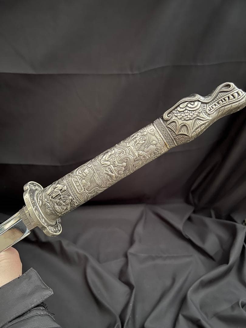 軍刀 龍頭模様銀柄　日本刀 模造刀 居合刀 武士道 鑑賞用 全長約101cm