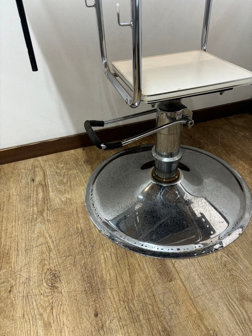 【中古・美品】業務用トリミングテーブル（株式会社ドリーム産業製）