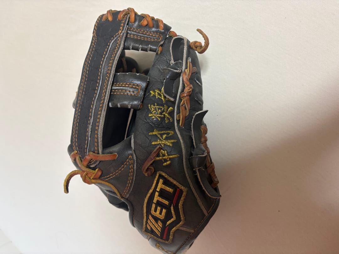 ZETT 中村奨吾実使用　グローブ