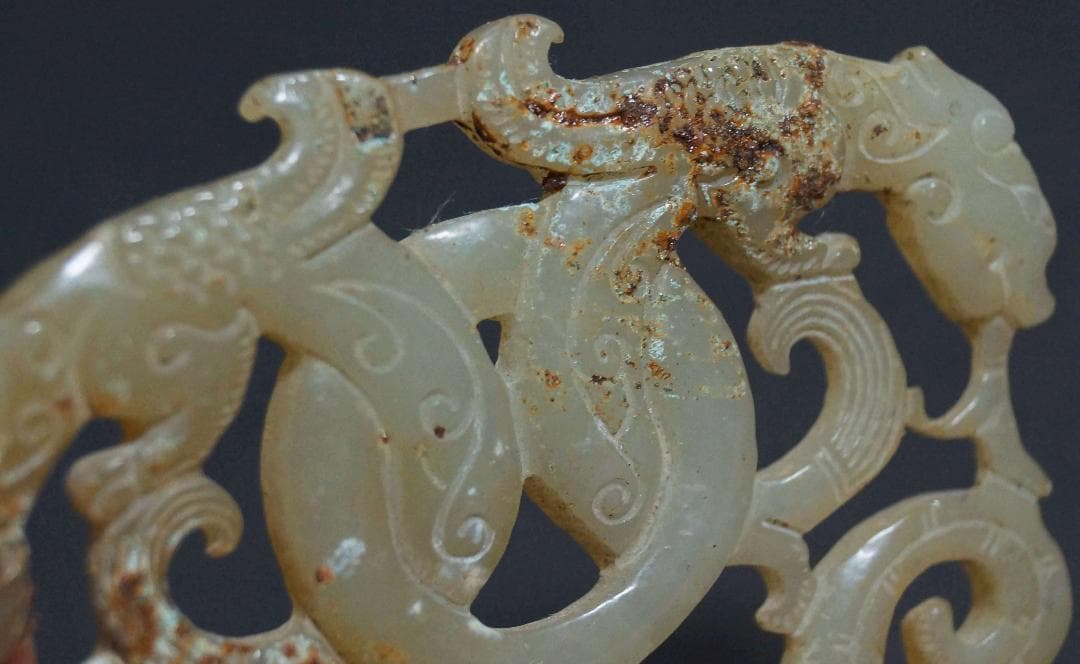 古玉 和田玉(ホータン)細工透かし彫り『獣』根付 緒締玉 玉佩 提げ物 装飾品