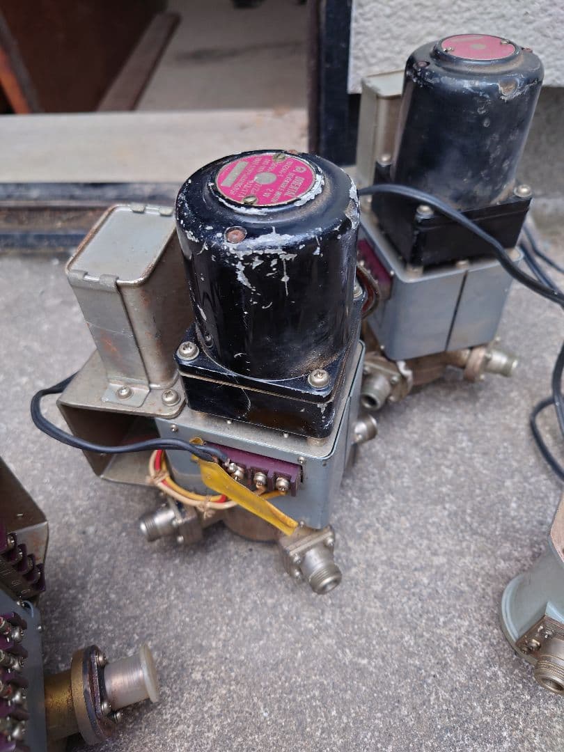 同軸切替機３個+1個 形名 SWb-683L 日本無線株式會社