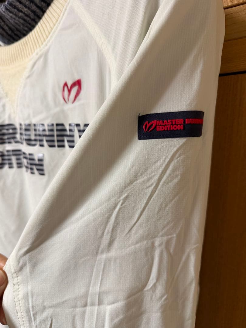 マスターバニーエディションゴルフナイロンジャンパー２枚重ね