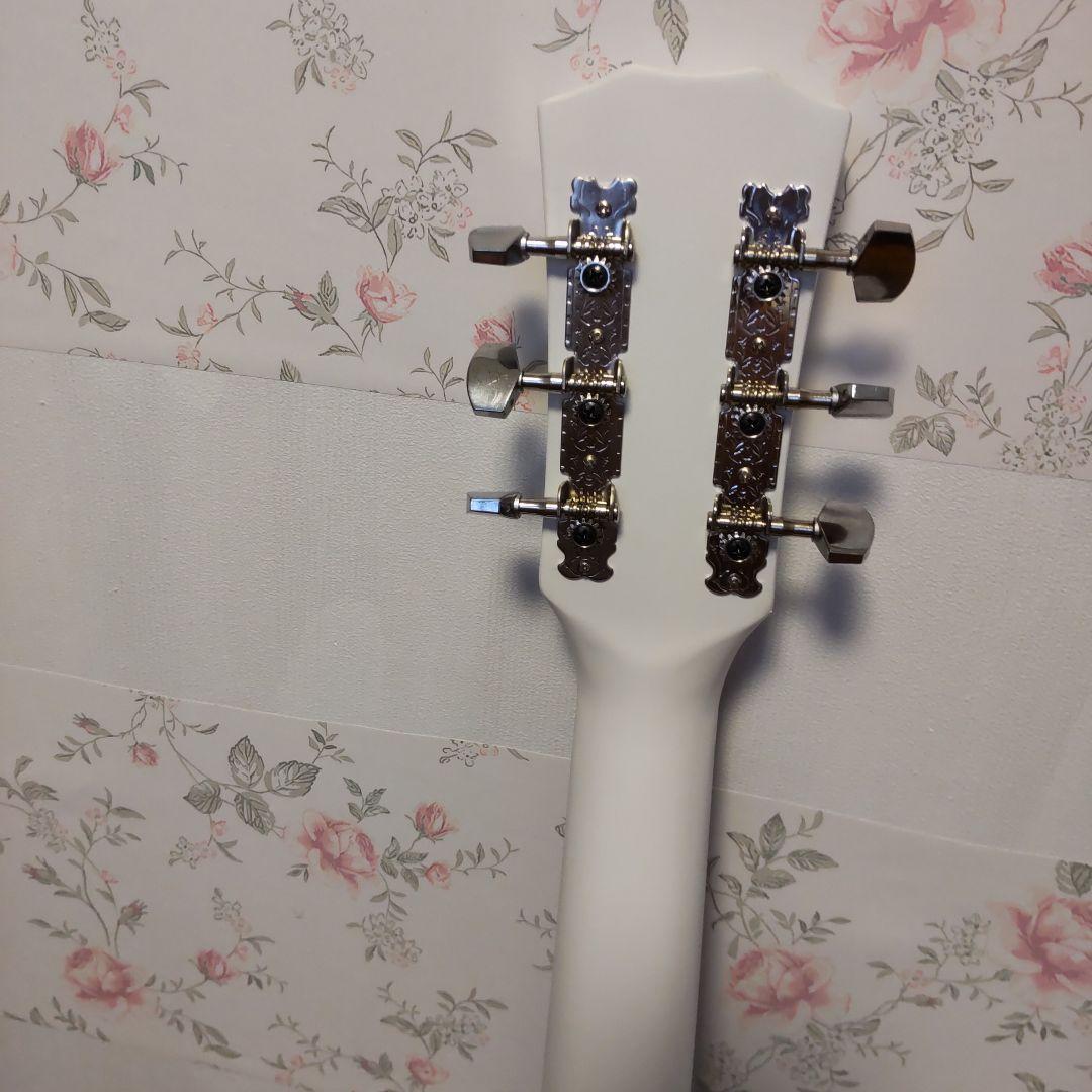 (新品！)ホワイトカッタウェイアコースティックギター