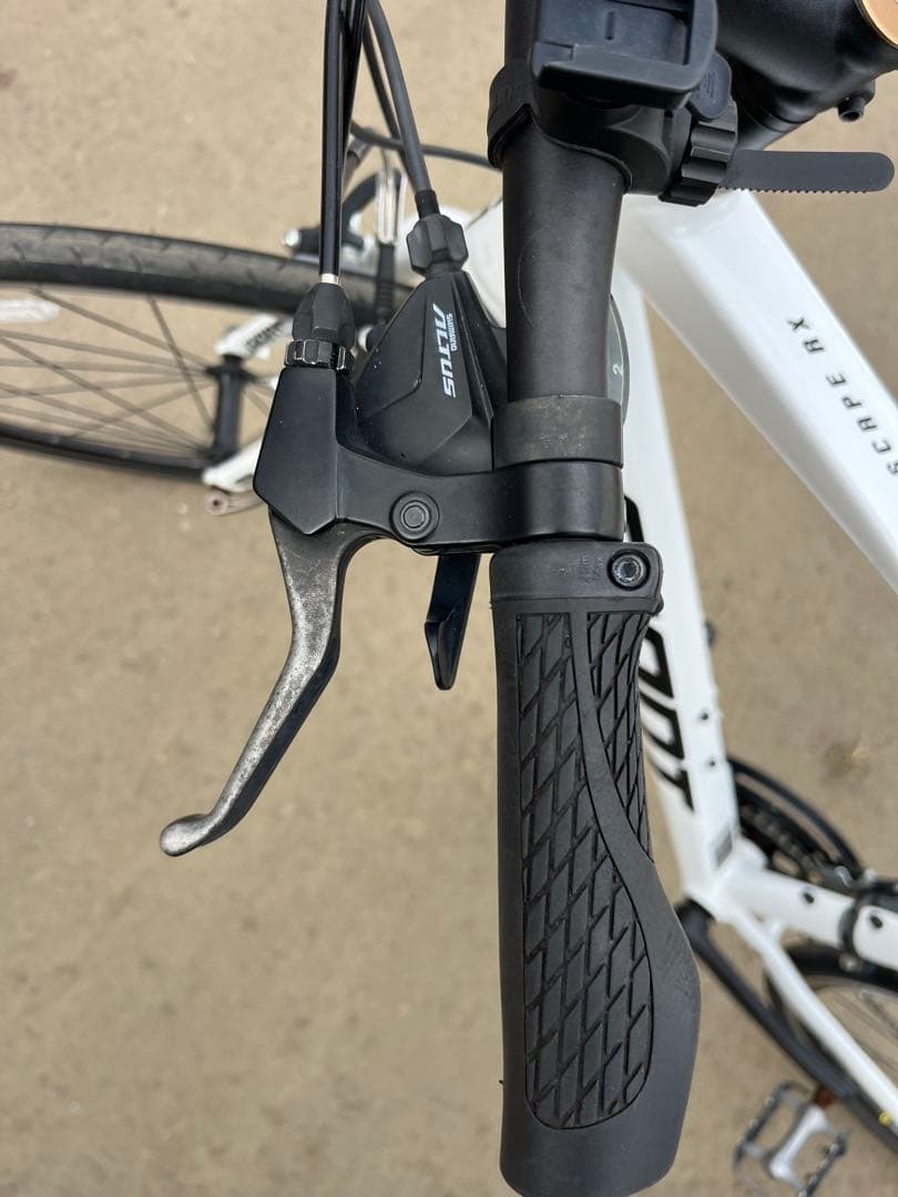 Giant Escape RX ホワイト クロスバイク　譲渡書あり送料無料