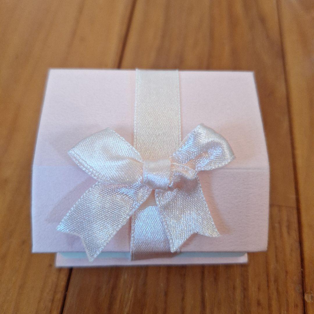 ハローキティ ピアス オリジナルボックス付き　日本限定