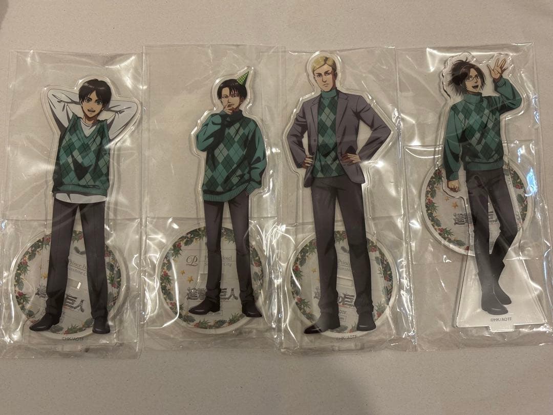 進撃の巨人　プリンスホテル　エレン　リヴァイ　エルヴィン　ハンジ　アクスタ