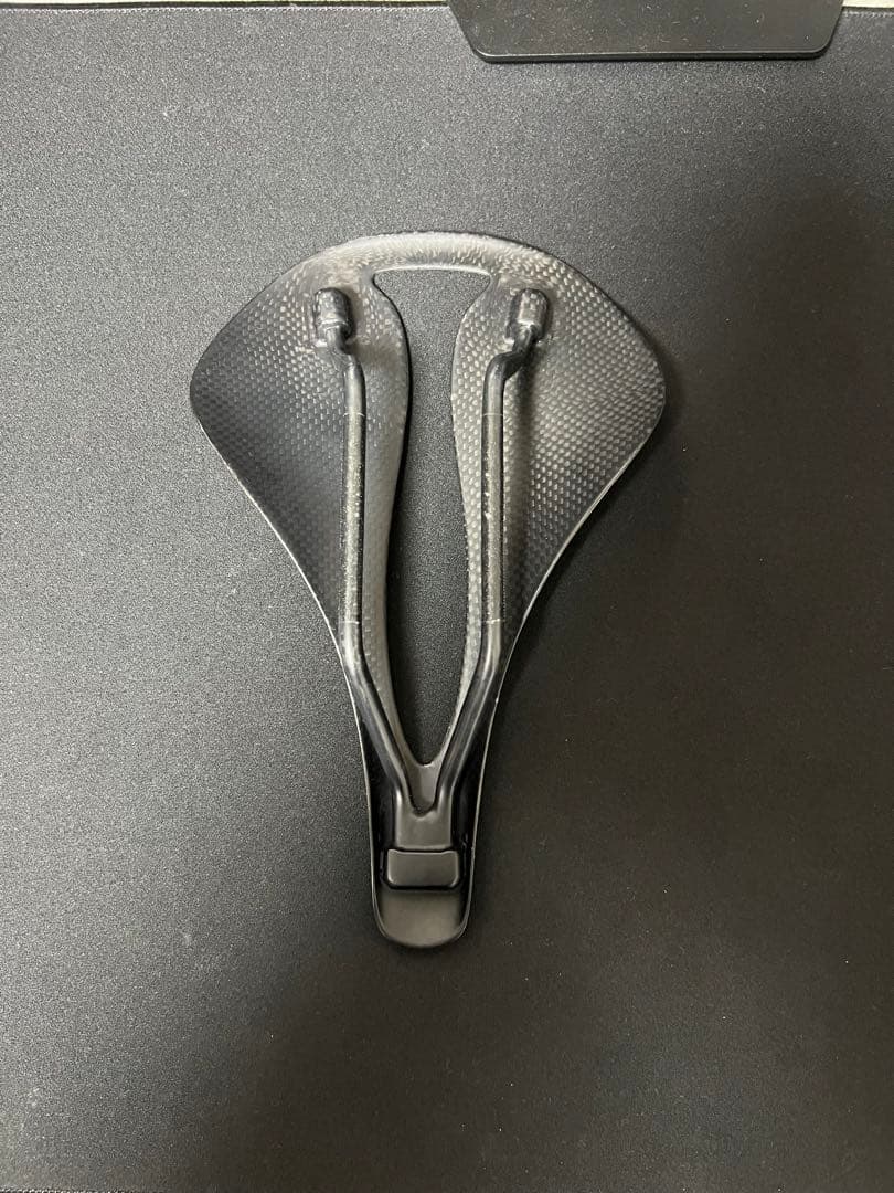 TNI カーボンフライ CarbonFly フルカーボン サドル 超軽量 84g