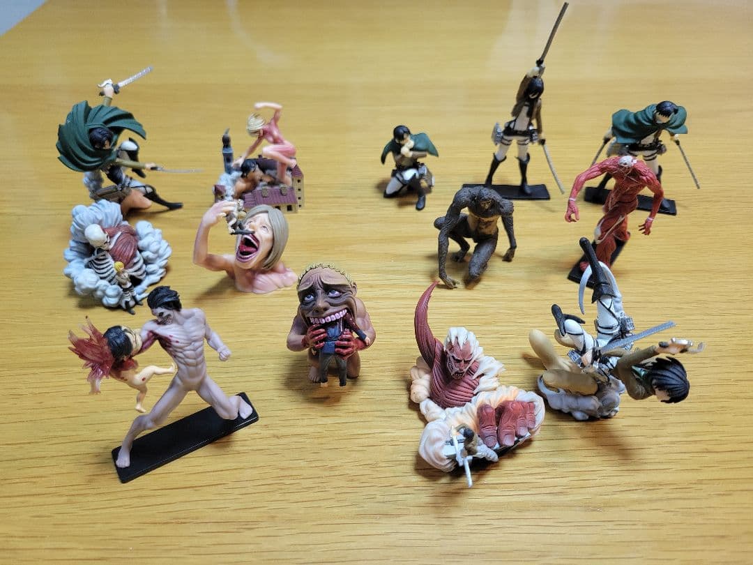 進撃の巨人 カプセル フィギュアコレクション　海洋堂 3種コンプリートセット