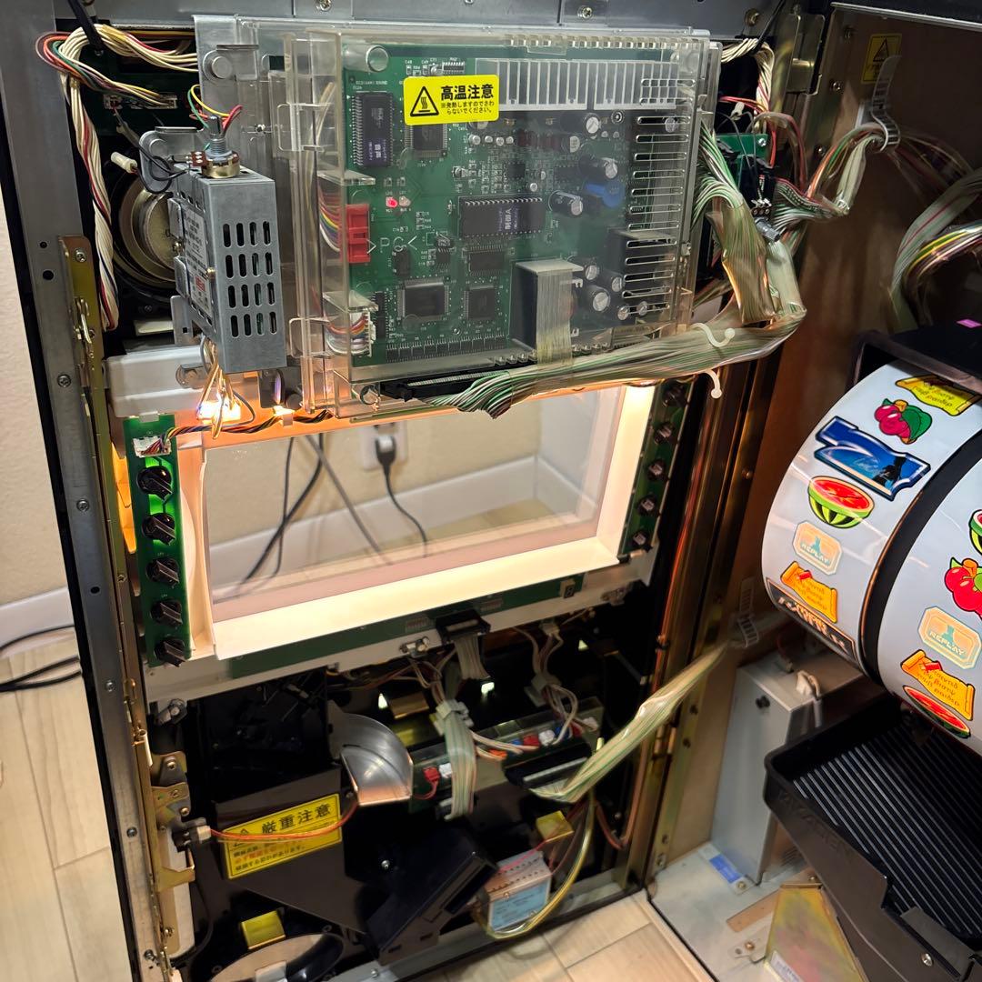 スロット実機　4号機　トゥームレイダー　レアパネル　ララ