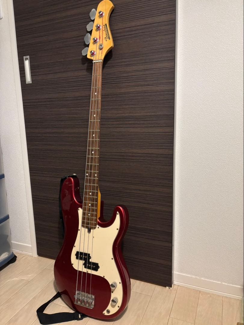 エレキベース 赤 Bucchus