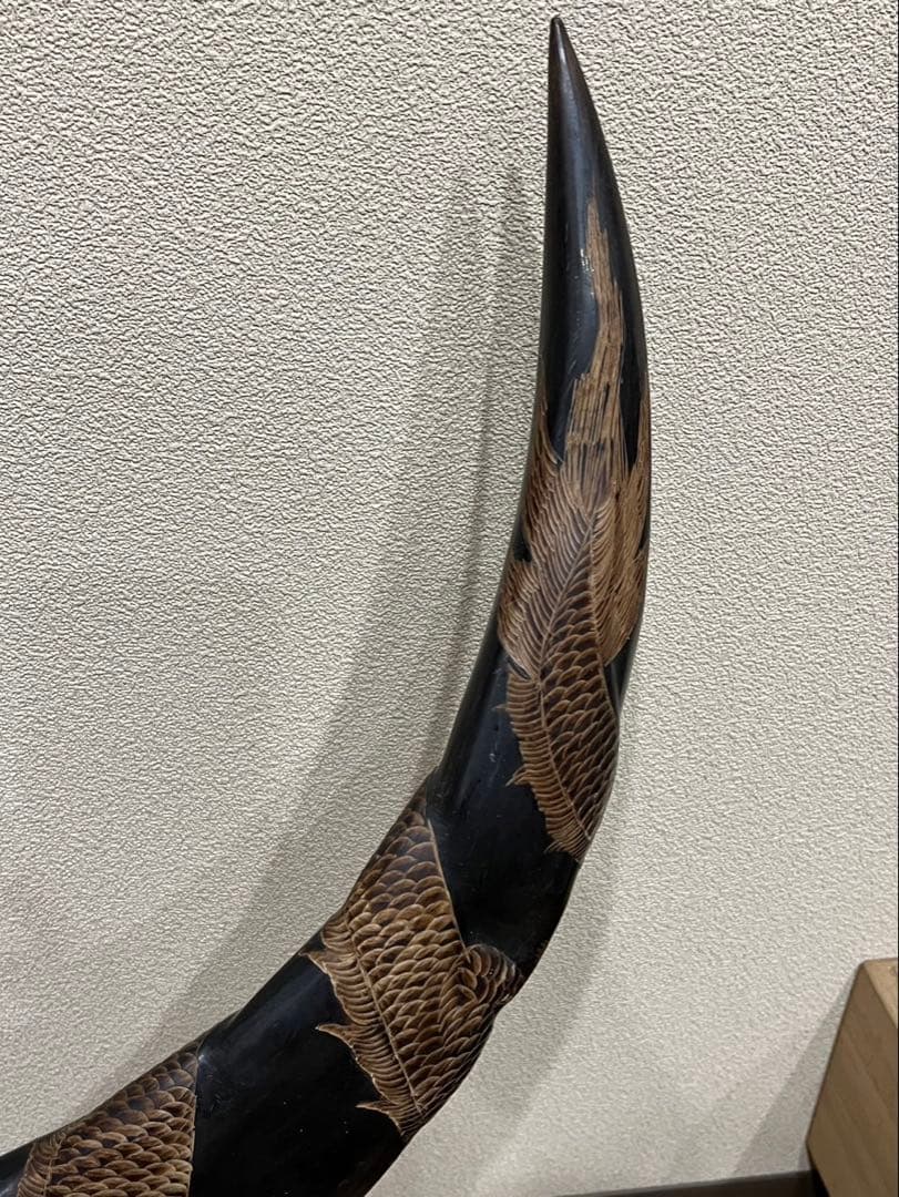 【送料込み】水牛の角　縁起物　骨董品　彫刻品　インテリア　アンティーク　芸術品