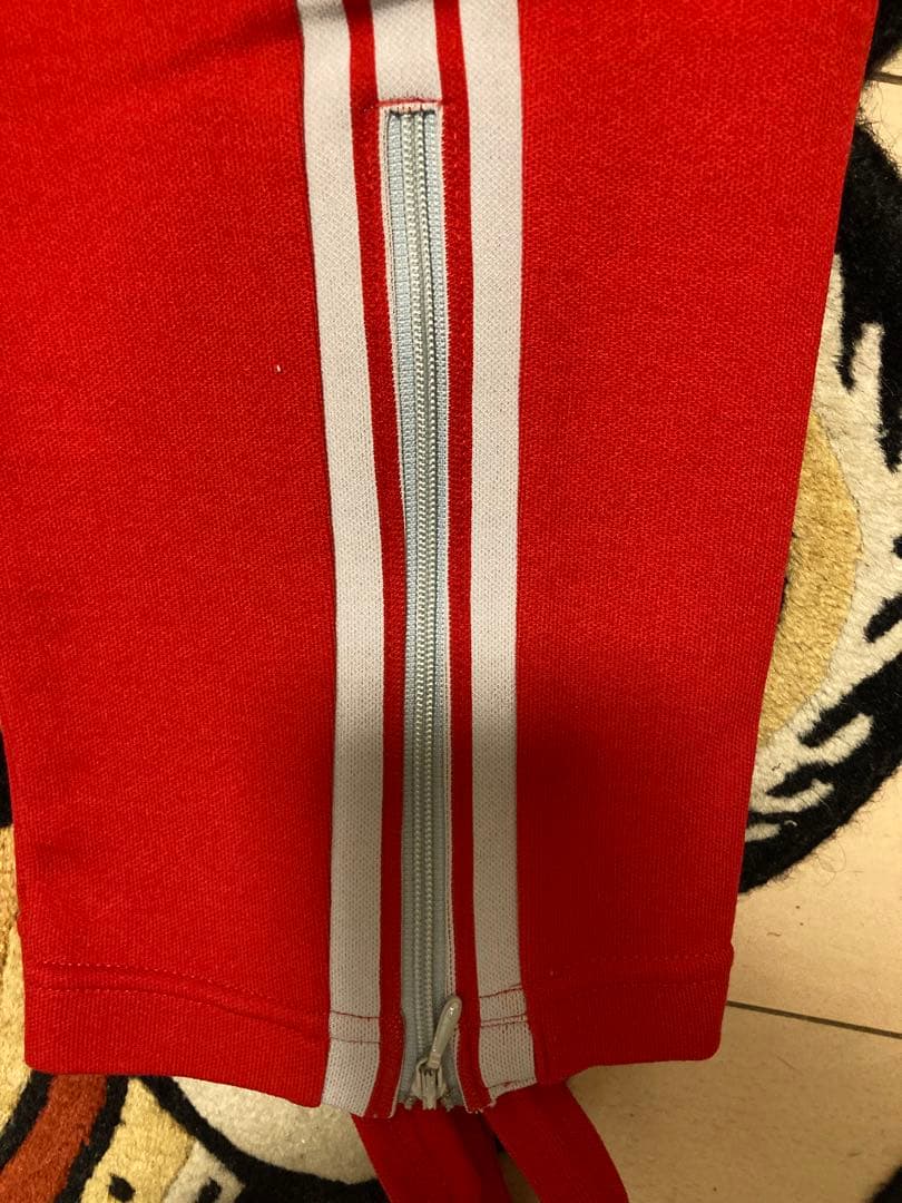 当時物未使用品デサントadidasジャージセットアップ赤✖️ベージュMサイズ