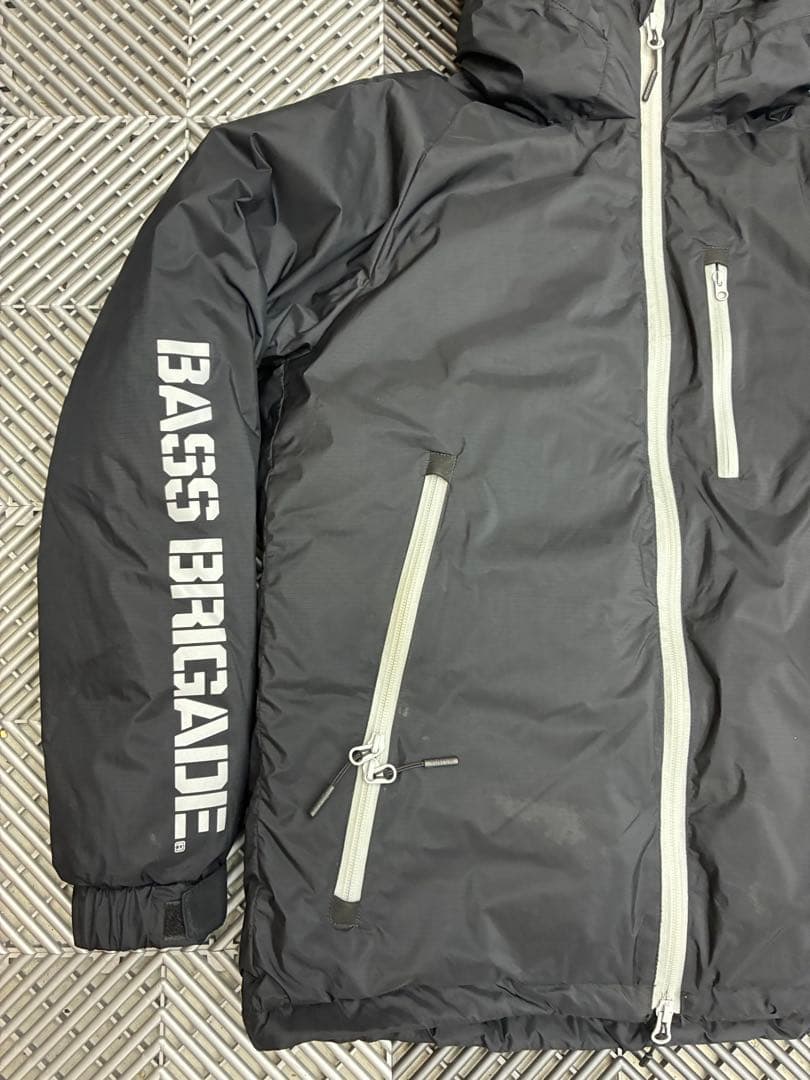 バスブリゲード×ナンガ！オーロラダウンジャケット 760！防水！ブラック&グレー