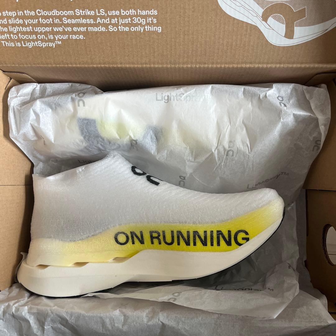 ウォーキング・ランニングウェア On Cloudboom Strike LS