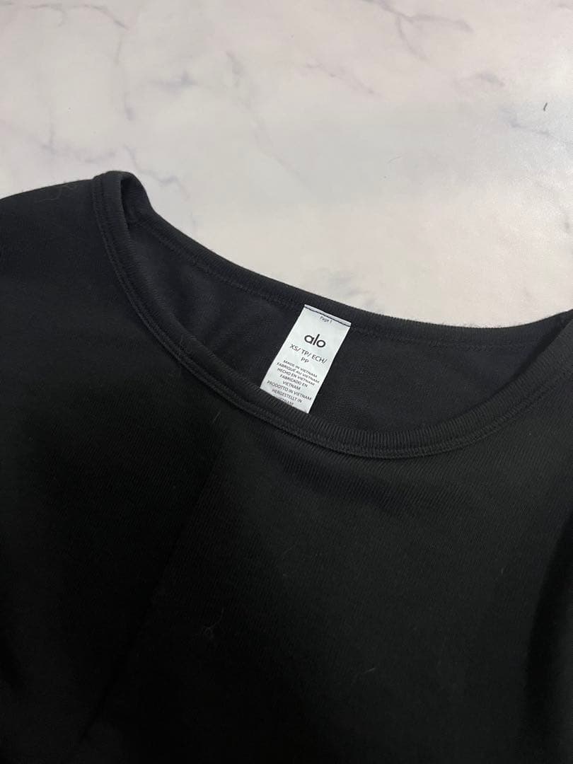 Alo yoga ロングスリーブ　トップス　長袖