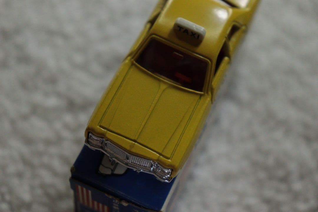 ダッジコロネット　カスタム　タクシー　日本製　トミカ　F18 青箱