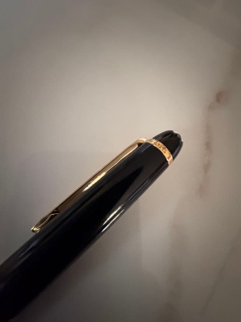 モンブラン マイスターシュテュック ボールペン 黒×金 箱・Guide付