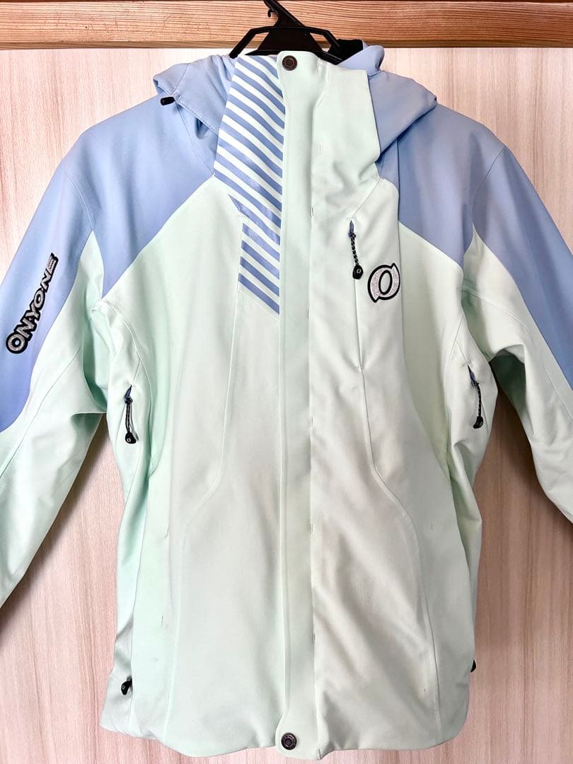 オンヨネ　スキーウェア　デモアウタージャケット　ライムxブルー