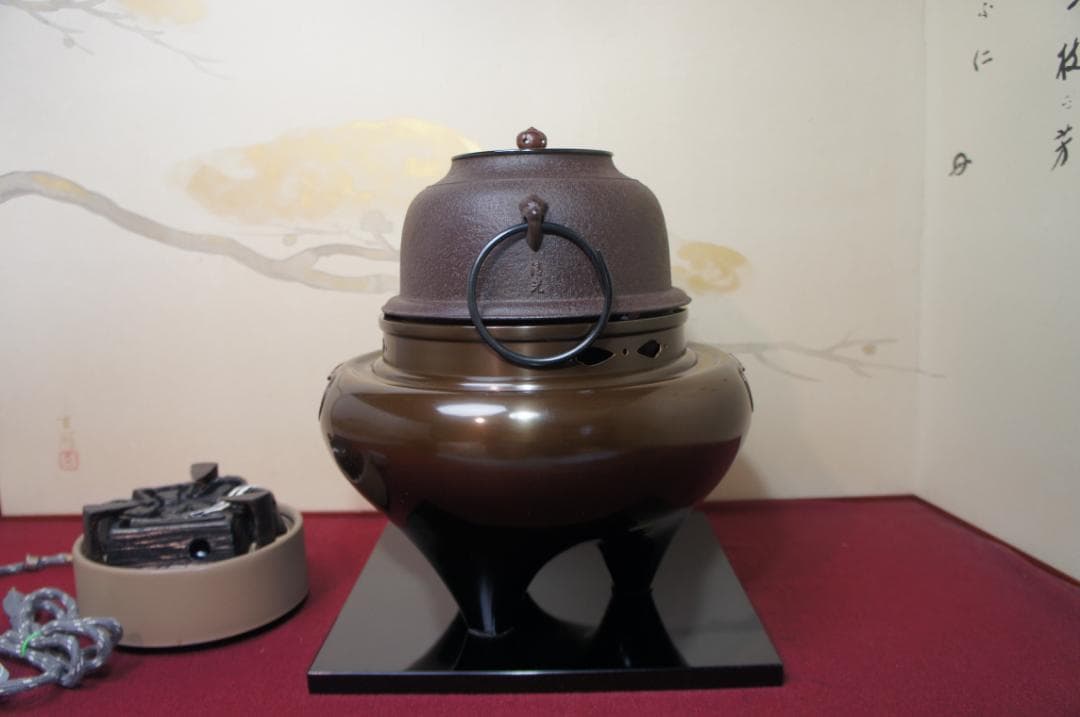 ☆美品 未使用 在銘真形釜添え 唐銅朝鮮風炉 釜鐶 400W電熱器 敷板送料込み