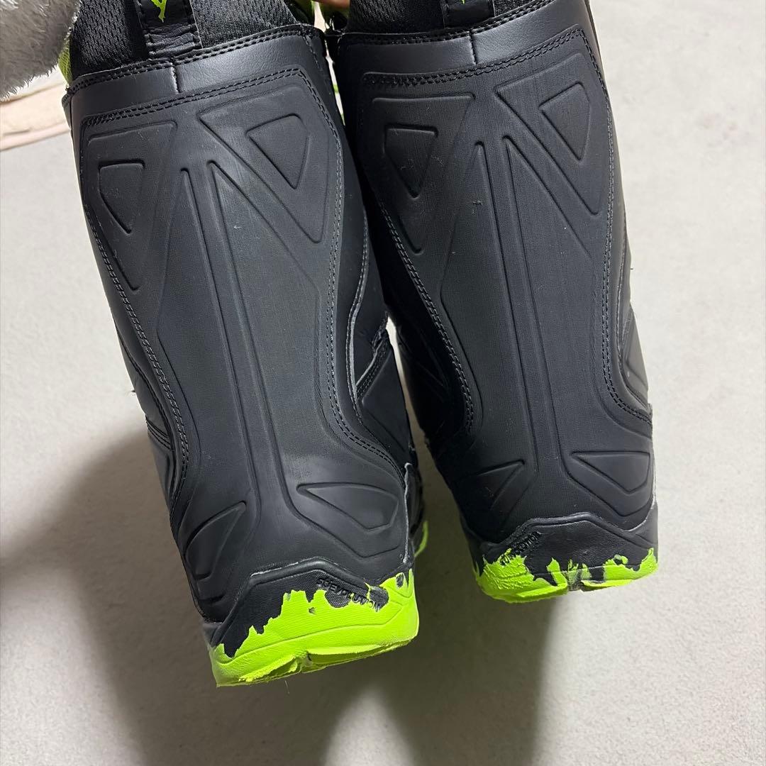 thirtytwo × HOUSE OF 1817スノーボードブーツ