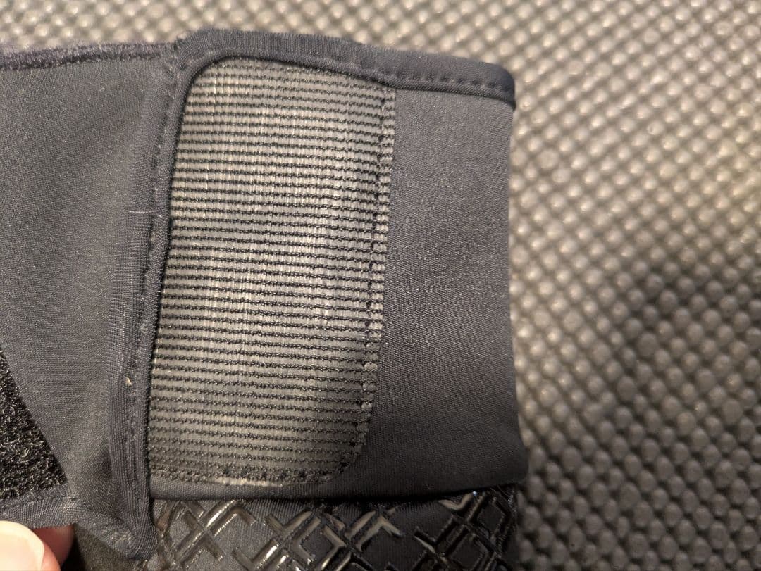 カステリ冬用グローブMサイズ 黒