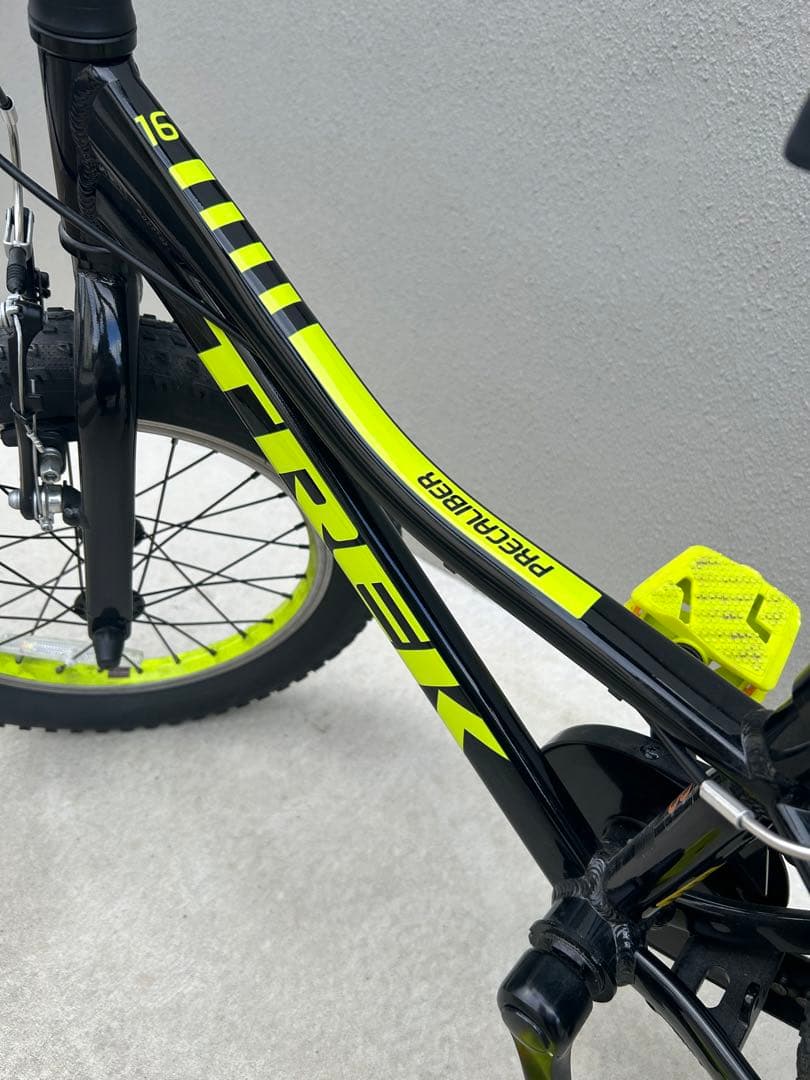 トレック　子供用自転車　黒/黄緑　Trek Precaliber 16
