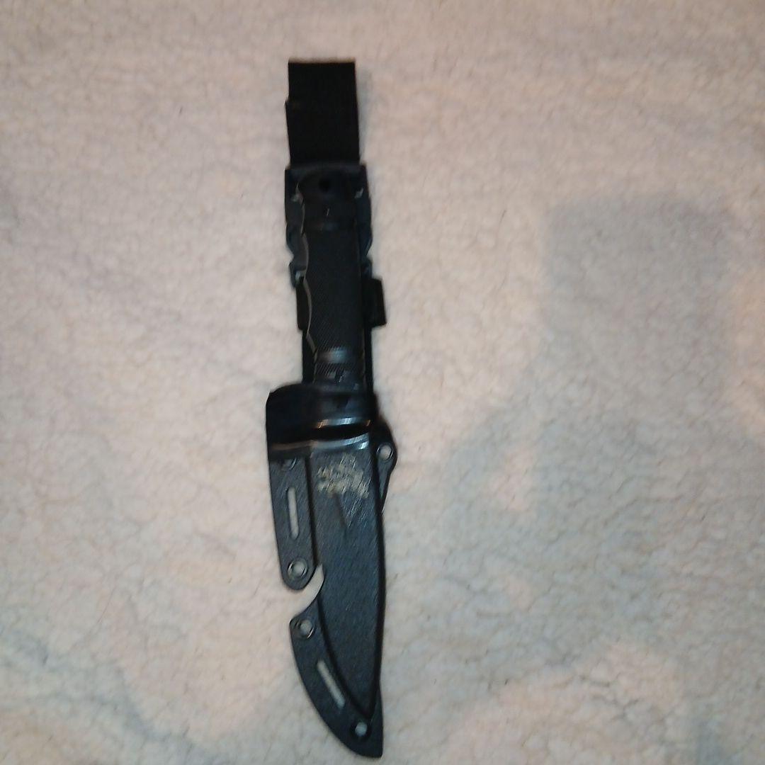 357パイソン クラウンモデルとホルスターとダミーナイフ