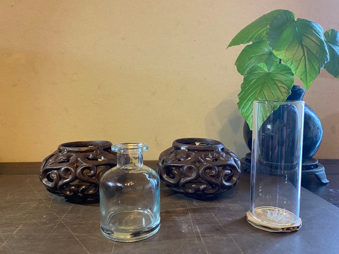 ヴィンテージ　美品アイアン製　ミニ鉢台　２個セット　 水耕育苗用ビーカー付　レア