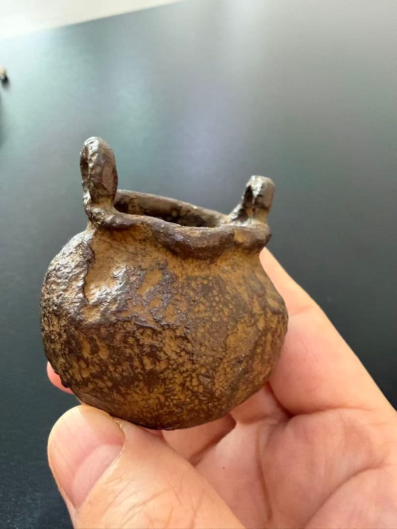 持ち手付き陶器壺 手のひらサイズ