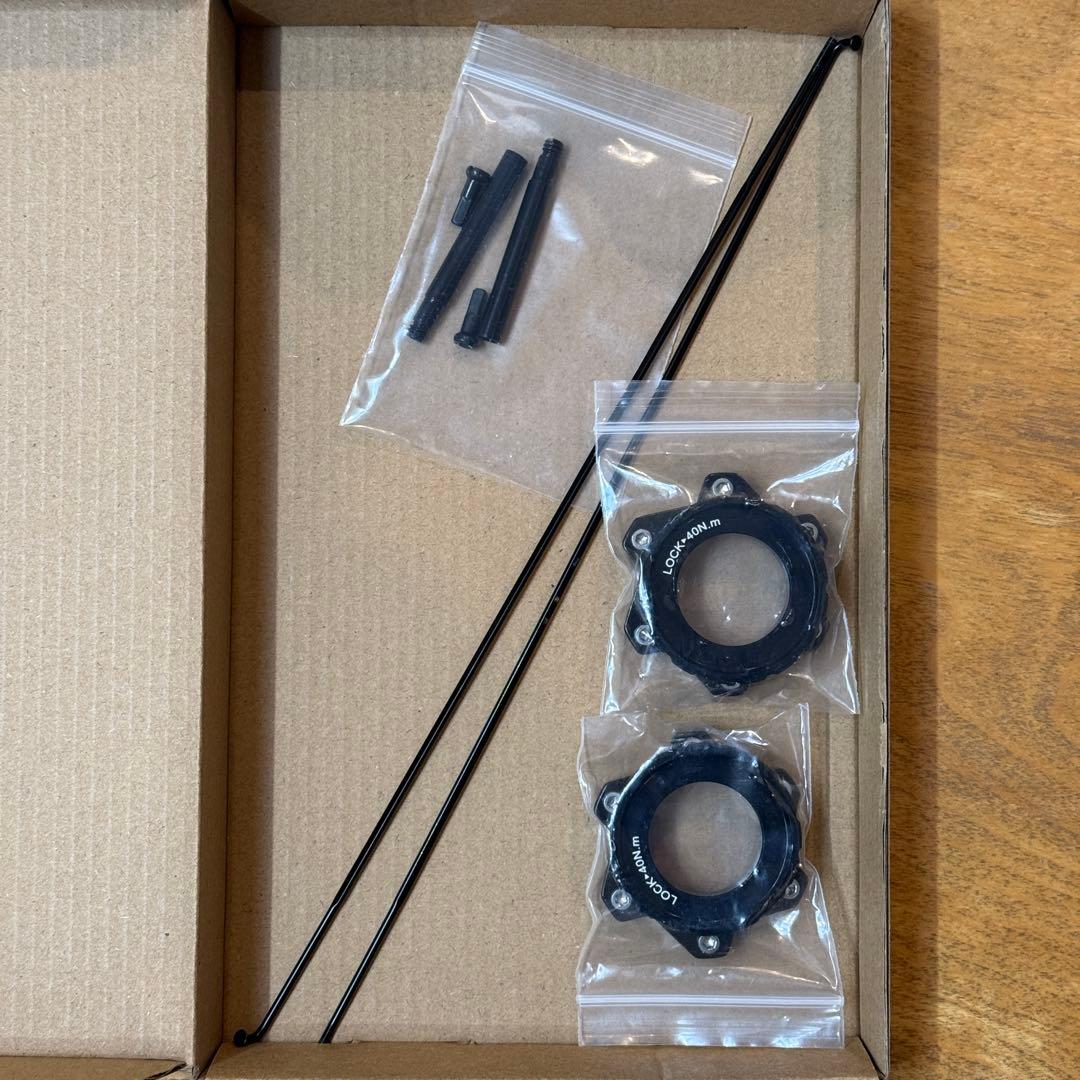 m*9様 【未使用品】SUPERTEAM 40mm前後カーボンホイール700Cデ