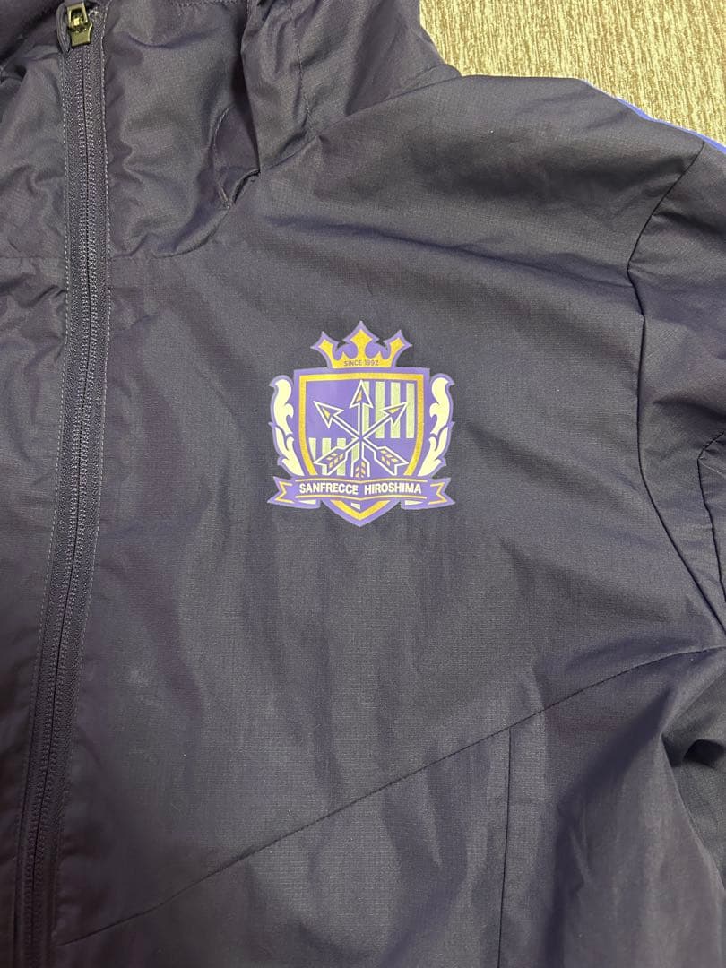 サンフレッチェ広島　2017 支給品　フード付きウィンドブレイカー