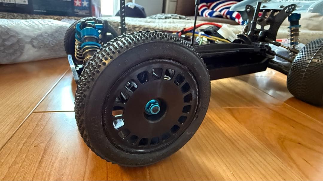 タミヤTT02B ネオスコーチャー　スライドエッジⅡボディー付き　最終値下げ