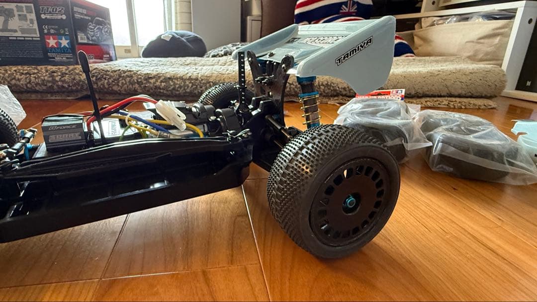 タミヤTT02B ネオスコーチャー　スライドエッジⅡボディー付き　最終値下げ