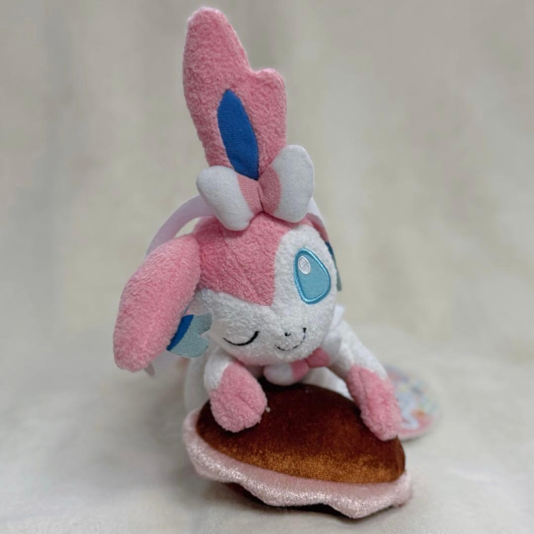 ポケモンセンター限定　ニンフィア　ぬいぐるみ　ポケパルレ