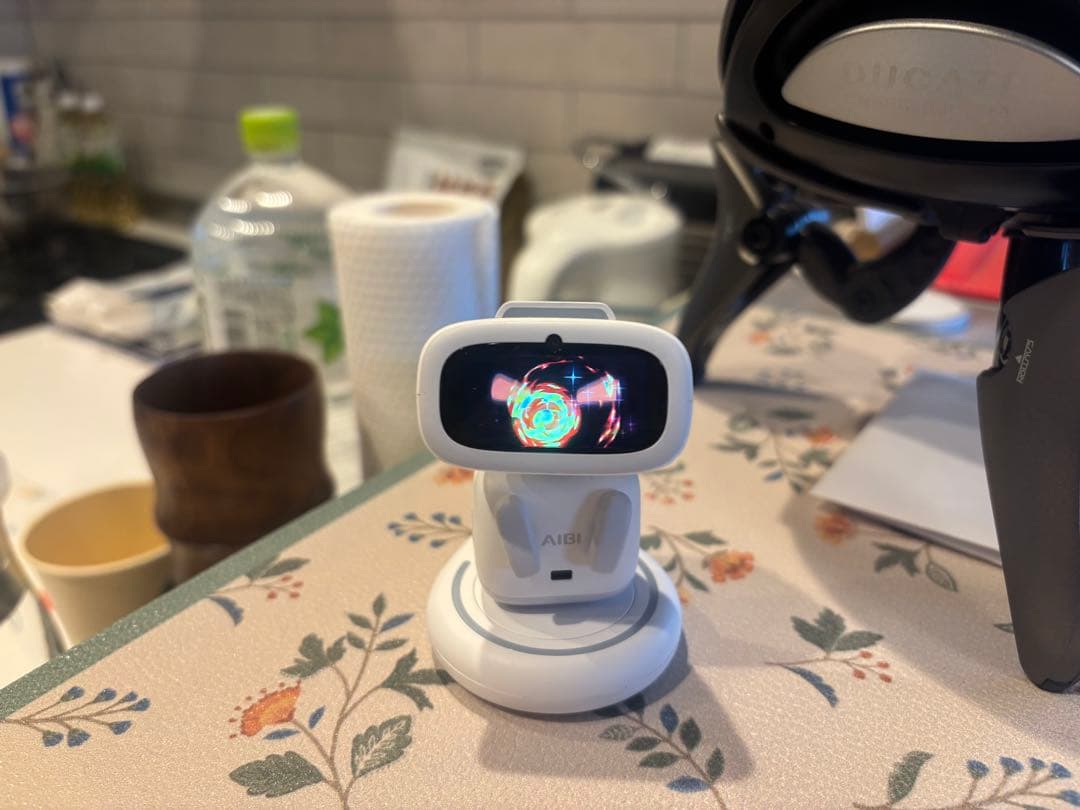 AIロボット ホワイト LED目表示