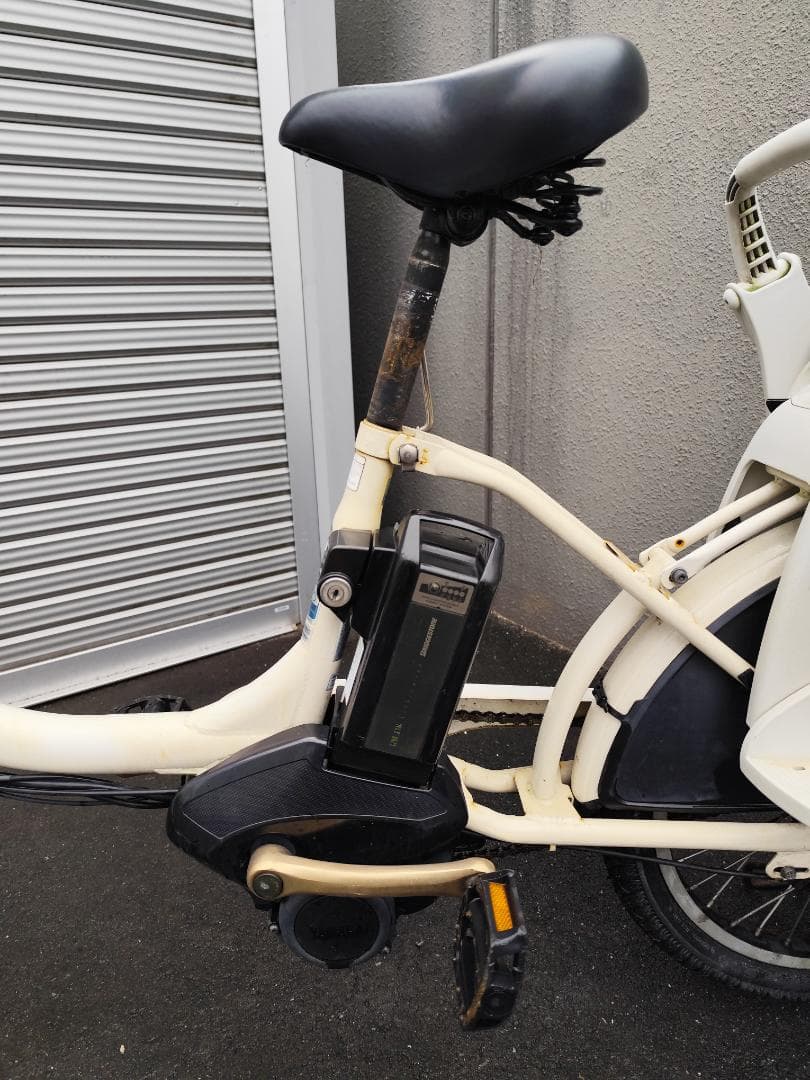 ブリヂストン　ビッケ2　8.7Ahバッテリー　2016年製　後ろタイヤ新品